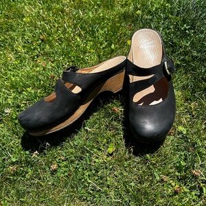Women’s Dansko Shoes